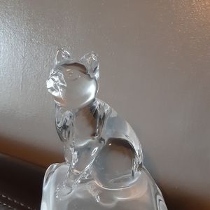 Clear glass cat statue